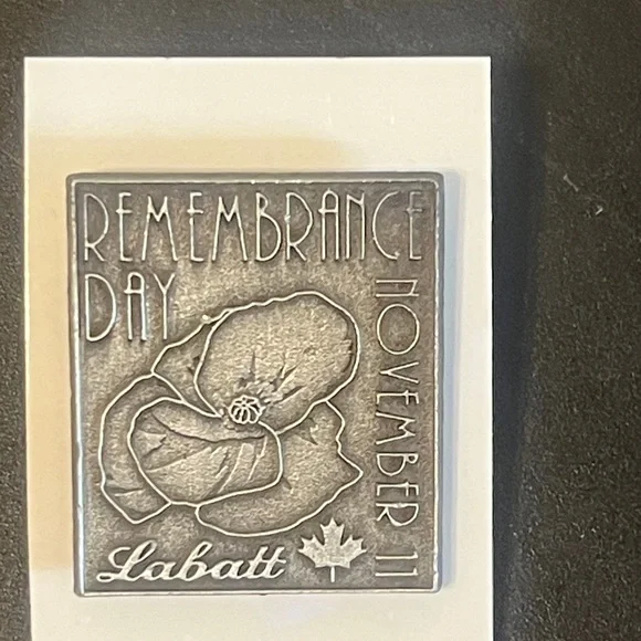 Labatt Remembrance Day Pin - Picture 5 of 5